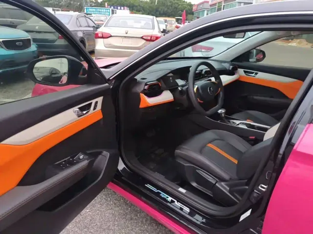 Dongfeng Yixuan — Фото автомобиля 15