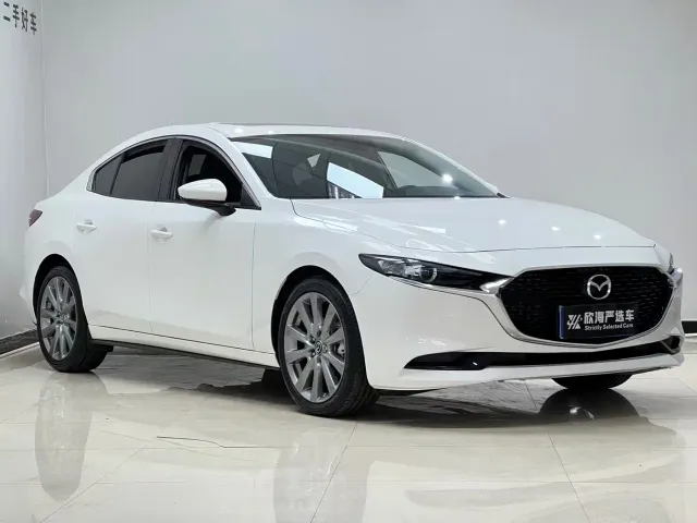 Mazda Axela — Фото автомобиля 3