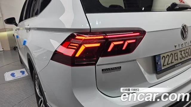 Volkswagen Tiguan — Фото автомобиля 23