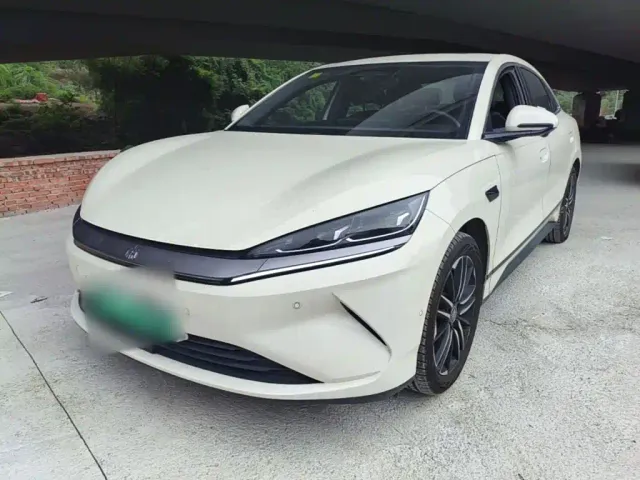 Фотография автомобиля — BYD Qin L