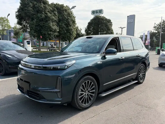 Фотография автомобиля — Geely Galaxy M9