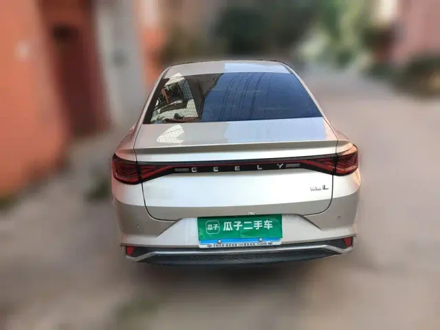 Geely Emgrand L — Фото автомобиля 3