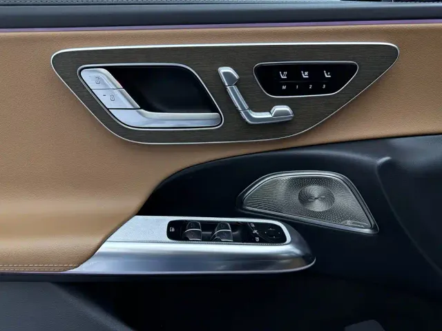 Mercedes-Benz E-Class — Фото автомобиля 25
