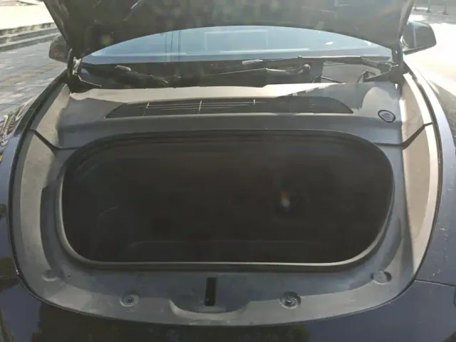 Tesla Model Y — Фото автомобиля 10