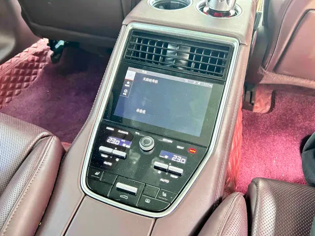 Porsche Panamera 2023 Panamera Executive Long Wheelbase 2.9T — Фото автомобиля 17