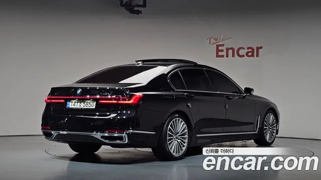 BMW 7-Series — Фото автомобиля 2