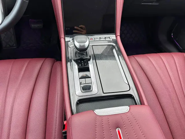 Hongqi H5 — Фото автомобиля 6