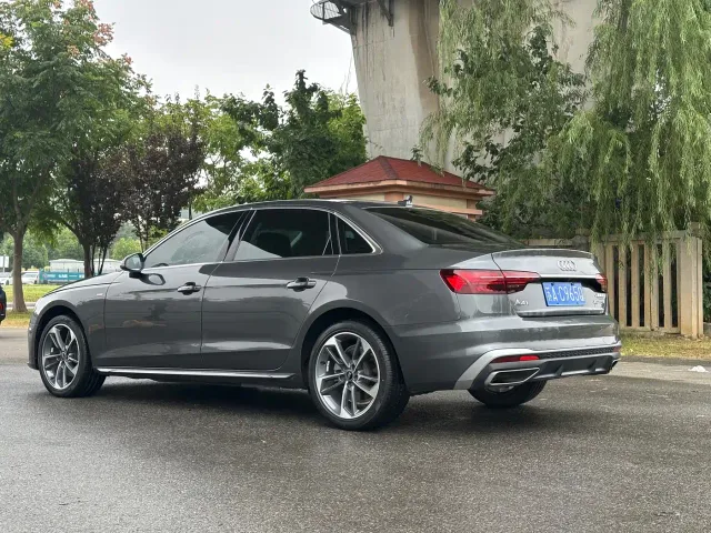 Audi A4L — Фото автомобиля 11