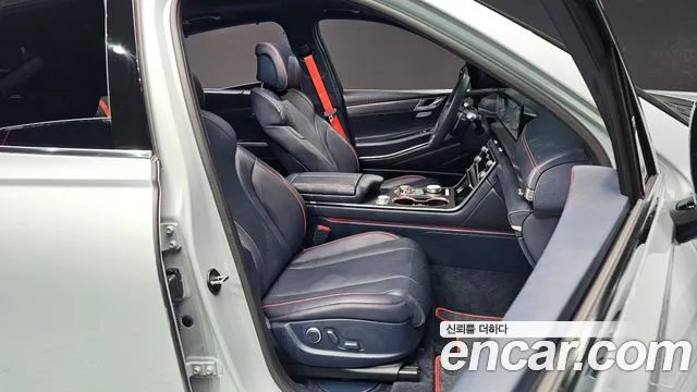 Genesis GV80 — Фото автомобиля 12
