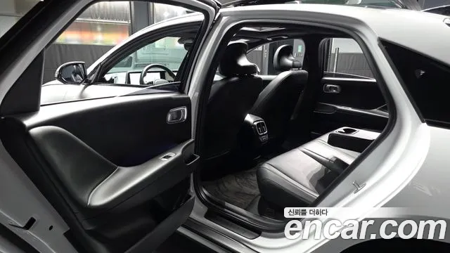 Hyundai Ioniq 6 — Фото автомобиля 16