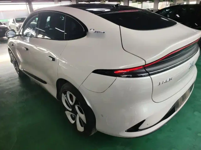 IM Motors LS6 — Фото автомобиля 4
