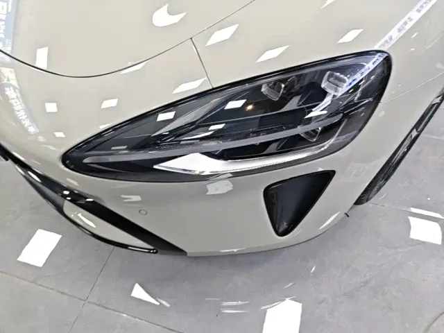 Xiaomi SU7 — Фото автомобиля 23