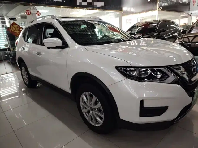 Nissan X-Trail — Фото автомобиля 3