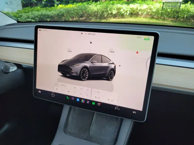 Tesla Model Y — Фото автомобиля 22