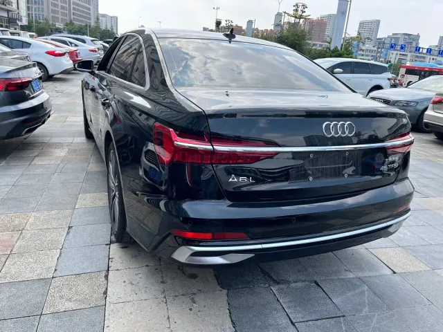 Audi A6L — Фото автомобиля 12