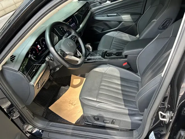 Volkswagen Passat — Фото автомобиля 12