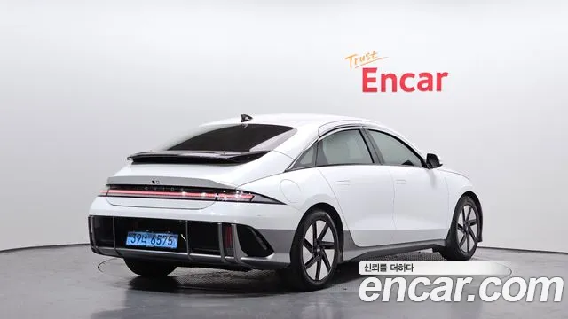 Hyundai Ioniq 6 — Фото автомобиля 2