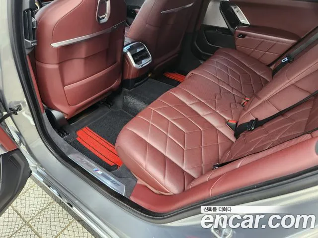 BMW 7 Series G70 — Фото автомобиля 12