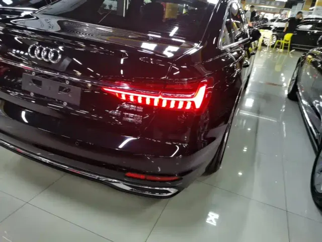 Audi A6L — Фото автомобиля 7