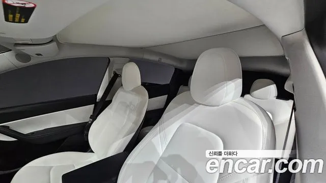 Tesla Model Y — Фото автомобиля 21