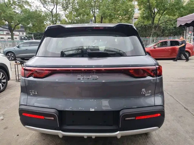 BYD Yuan UP — Фото автомобиля 5