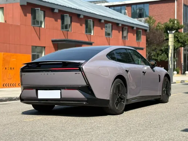 Xpeng P7 — Фото автомобиля 7