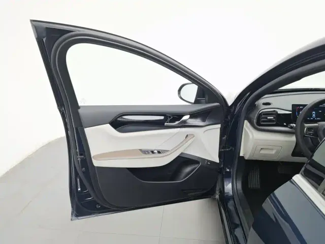 BYD Qin PLUS — Фото автомобиля 8