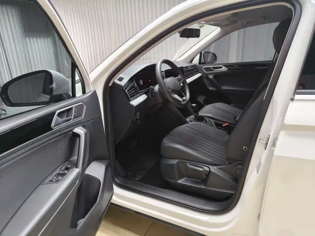 Volkswagen Tiguan L — Фото автомобиля 9