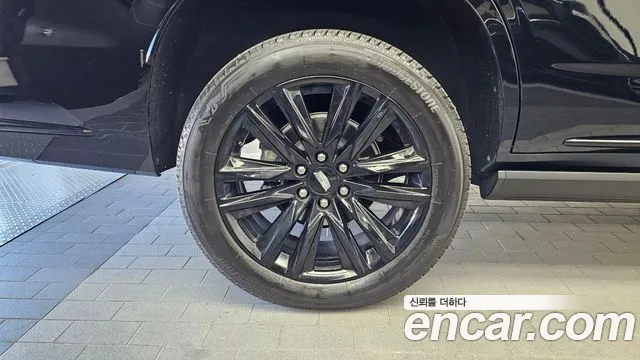 Cadillac Escalade 5th Gen — Фото автомобиля 5