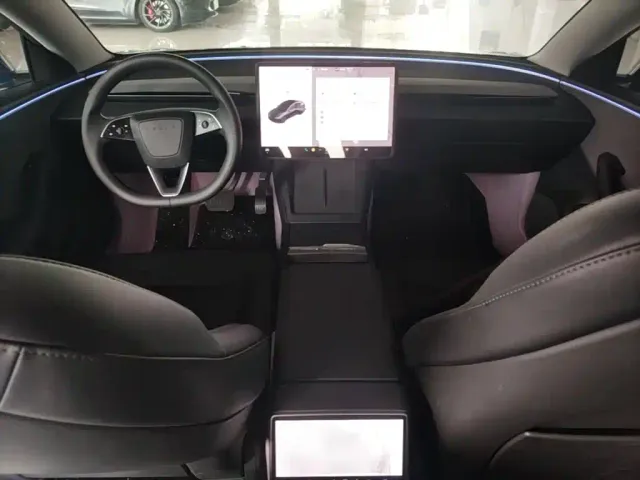 Tesla Model 3 — Фото автомобиля 9