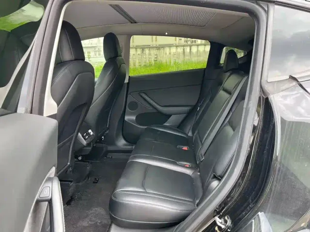Tesla Model Y — Фото автомобиля 6