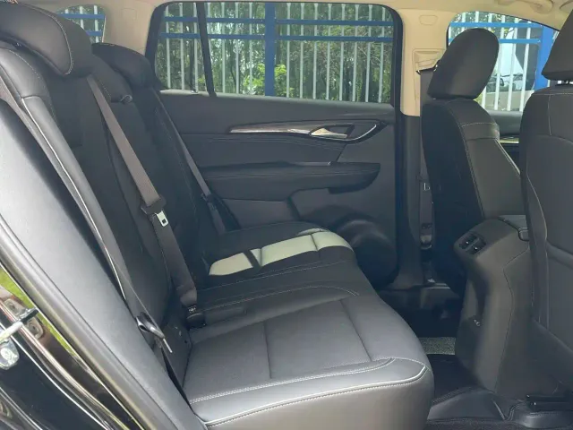 Buick Envision Plus — Фото автомобиля 10