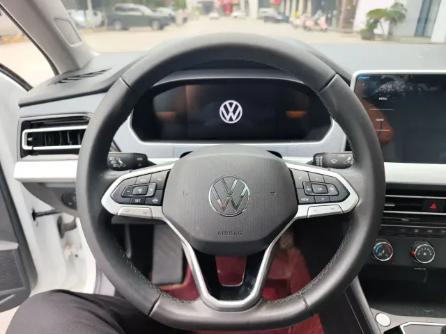 Volkswagen Lavida — Фото автомобиля 9