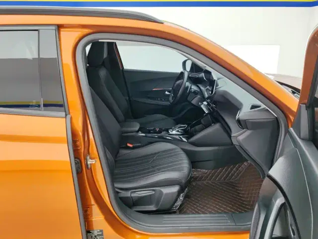 Peugeot 2008 — Фото автомобиля 8