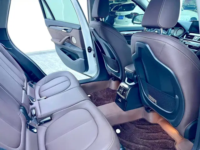 BMW X1 — Фото автомобиля 9