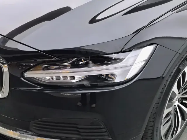 Volvo S90 — Фото автомобиля 9