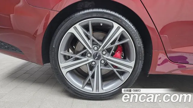 Genesis G70 Новый G70 Бензин 3.3T 4WD — Фото автомобиля 4