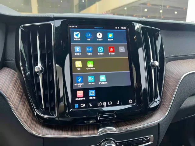Volvo XC60 — Фото автомобиля 17