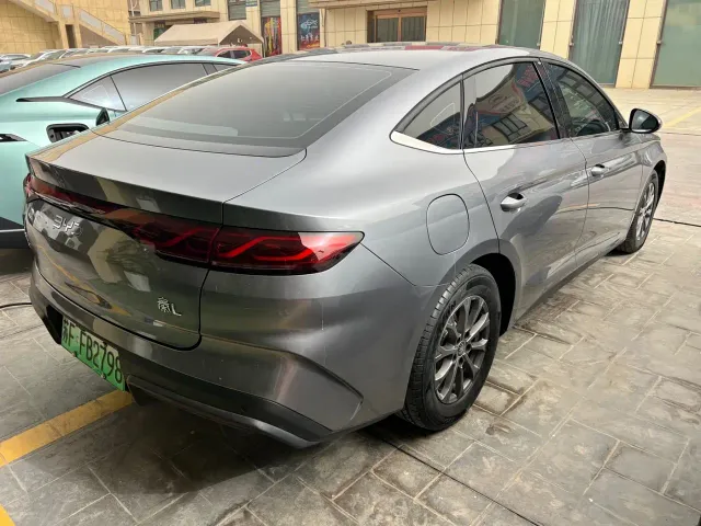 BYD Qin L — Фото автомобиля 9