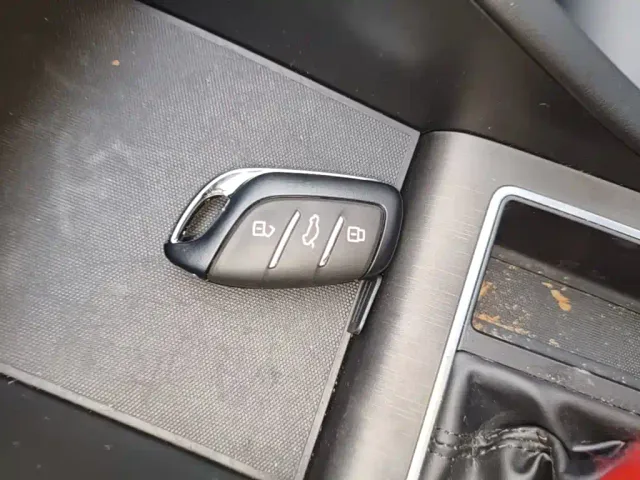 Roewe Roewe i5 2023 1.5L CVT Luxury Edition — Фото автомобиля 8