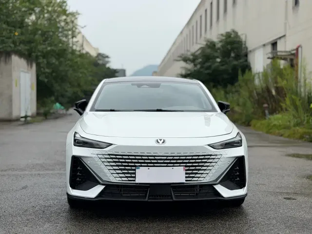 Changan UNI-V — Фото автомобиля 2