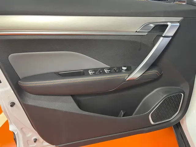 Geely Binyue — Фото автомобиля 6