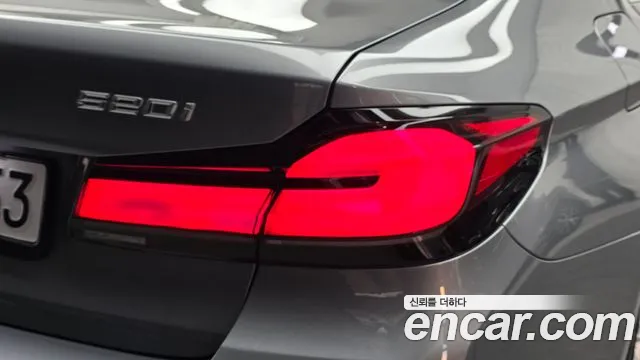 BMW 5 Series G30 — Фото автомобиля 8