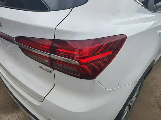 Roewe RX5 — Фото автомобиля 7