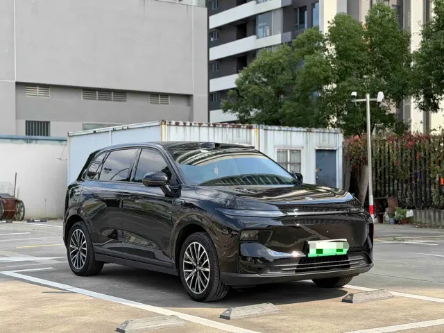 Leapmotor B10 — Фото автомобиля 3