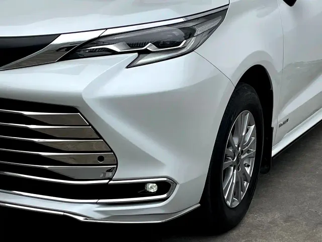 Toyota Sienna — Фото автомобиля 5