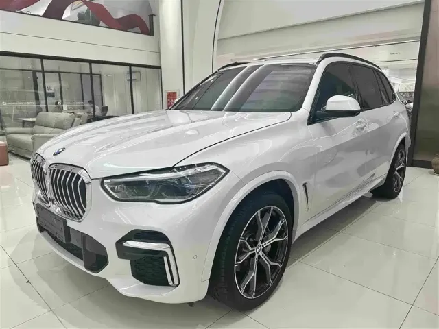 Фотография автомобиля — BMW X5