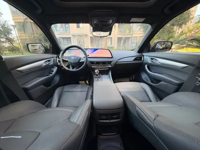 Cadillac CT5 — Фото автомобиля 12