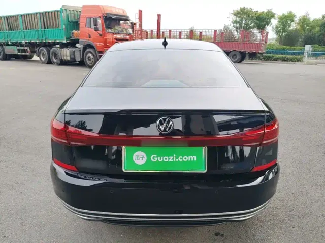 Volkswagen Passat — Фото автомобиля 5