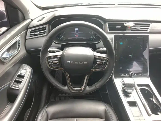 Roewe RX5 — Фото автомобиля 10